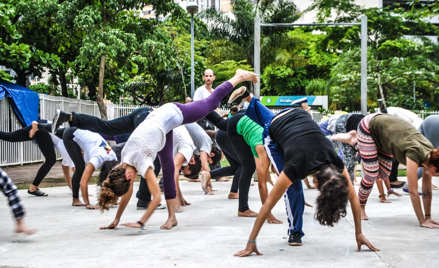 Aula de Capoeira no Metro Botafogo Praça Nelson Mandela